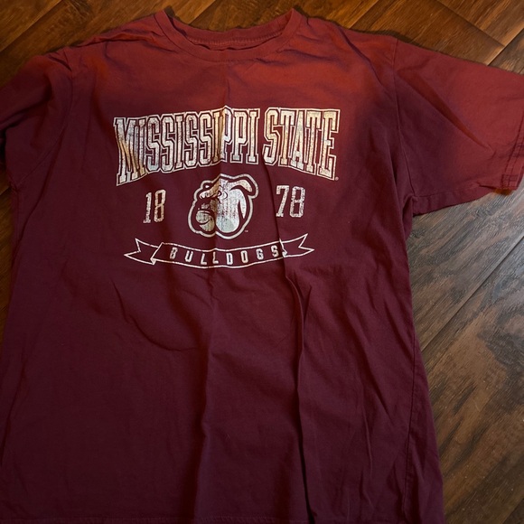 A beautiful Mississippi State shirt - Picture 1 of 1